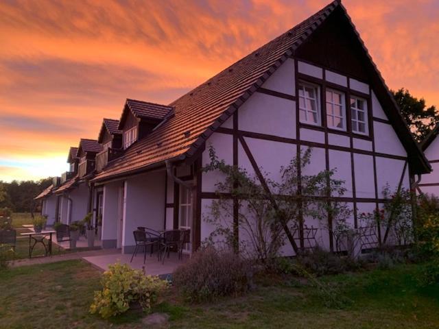 Landhotel Rosenhof Garni Am Plauer See Mit Ladesaeule Fuer E-Autos Quetzin Exterior foto