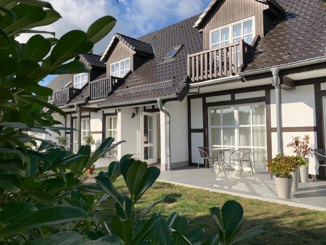 Landhotel Rosenhof Garni Am Plauer See Mit Ladesaeule Fuer E-Autos Quetzin Exterior foto